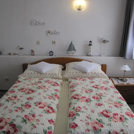 Haus Roseneck Seebad Auf Insel Usedom Vermietung Im Bereich Souterrain ! Uckeritz